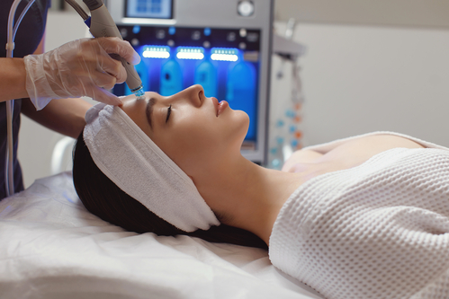 Medizinische Hautreinigung mit Hydro-Dermabrasion in Hanau